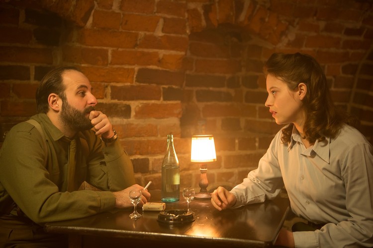 Vincent Macaigne i Lou de Laâge w filmie 'Niewinne'