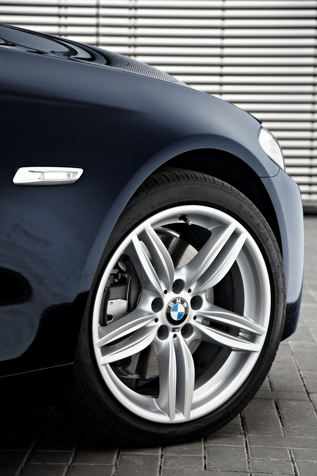 BMW5 z kolejnymi nowościami