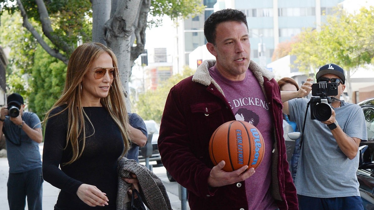 Tényleg vége? Jennifer Lopez és Ben Affleck már nem is csókolóznak: pokolian kínos, anyóspuszival üdvözölték egymást – fotók, videó