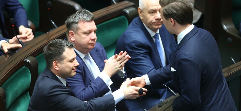 Bosak czy Mentzen? Kogo Polacy widzą na fotelu premiera? Wyniki mogą zdziwić [SONDAŻ]