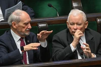 W PiS huczy po niepozornym spotkaniu. "Antek się przygotowuje"