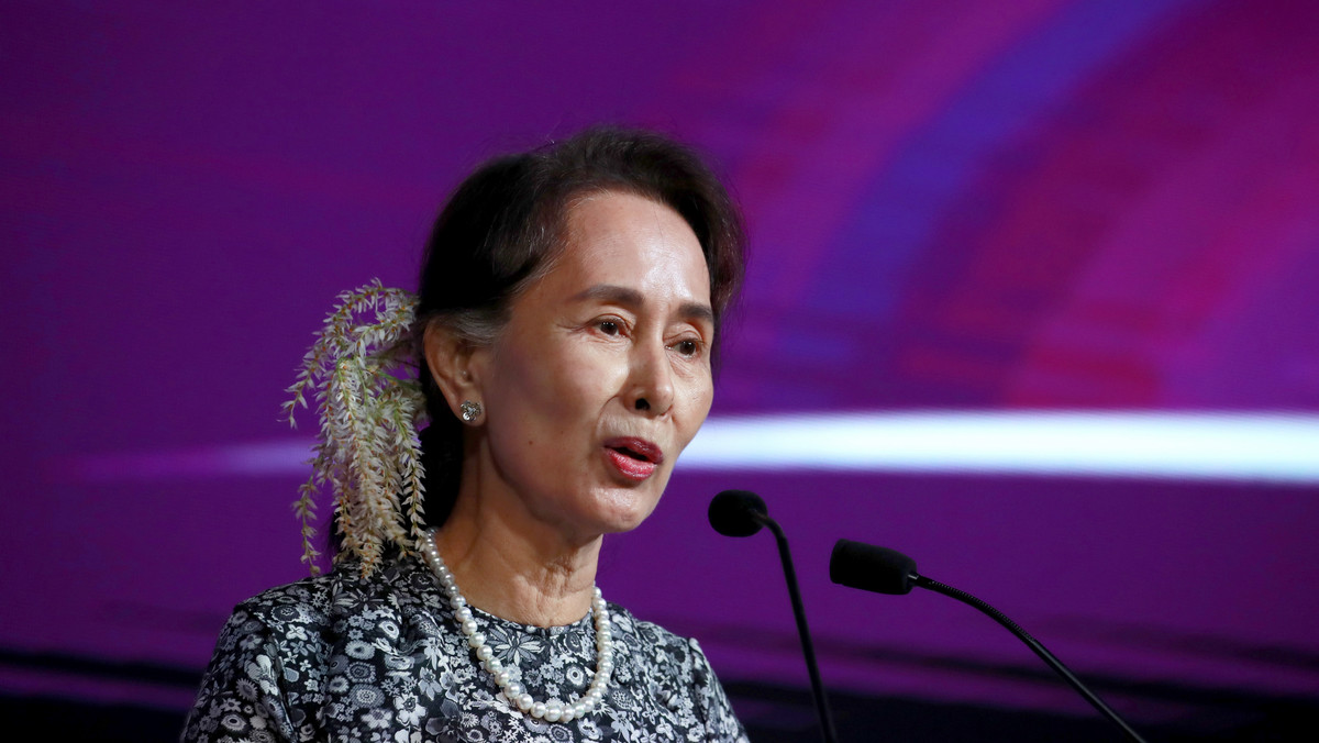 Amnesty International ogłosiła wczoraj na swojej stronie internetowej, że pozbawiła Aung San Suu Kyi swej zaszczytnej nagrody Ambasadora Sumienia, w związku "z haniebną zdradą wartości, które niegdyś wyznawała". Nagrodę Suu Kyi otrzymała w 2009 r.