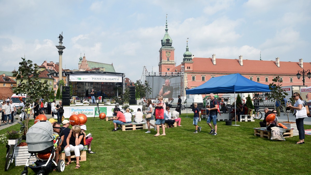 Każda podróż może być klimatyczna – pod takim hasłem odbył się dziś na Placu Zamkowym w Warszawie 10. "Piknik z Klimatem" - impreza ekologiczna organizowana przez Miasto Stołeczne Warszawy.