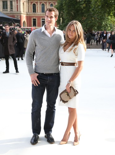 Kto ma piekniejszą kobietę? Janowicz czy Murray?