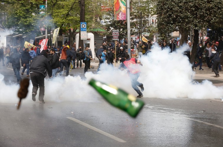 Zamieszki 1 maja w Stambule w Turcji