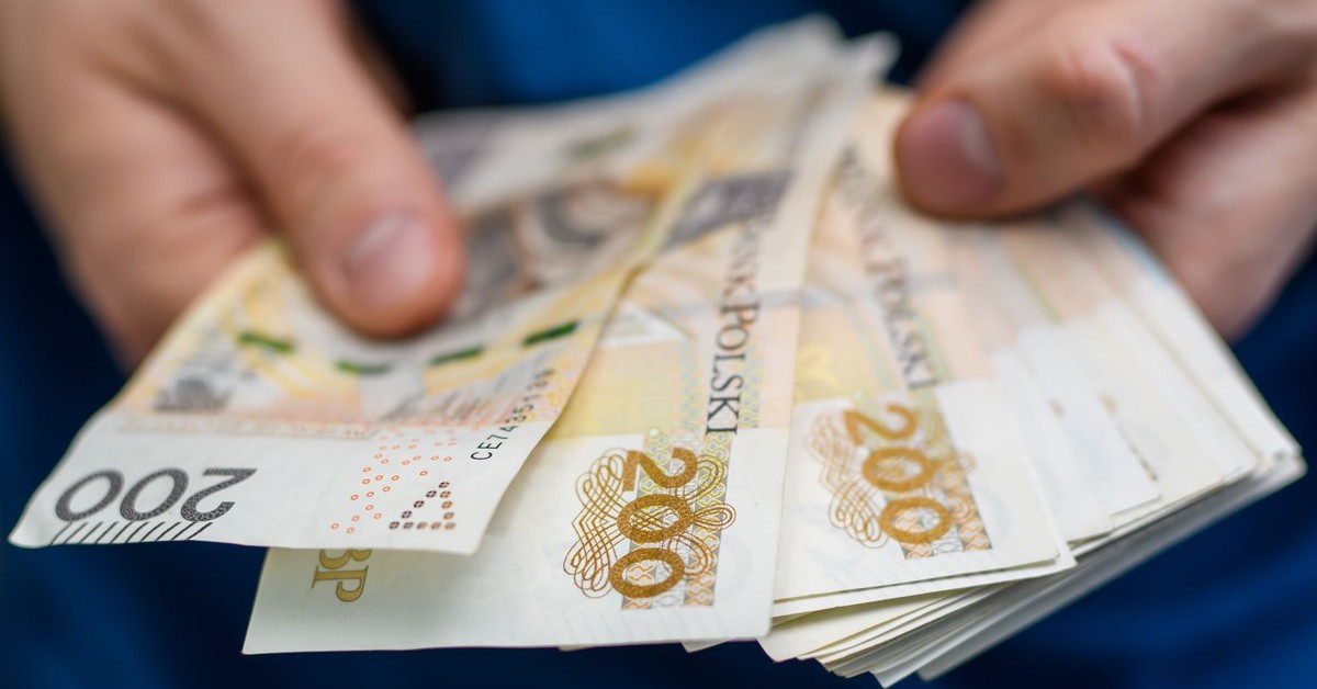 Seniorze, możesz z dostać ponad 5600 zł ekstra. Ale masz czas tylko do końca lipca na złożenie wniosku!