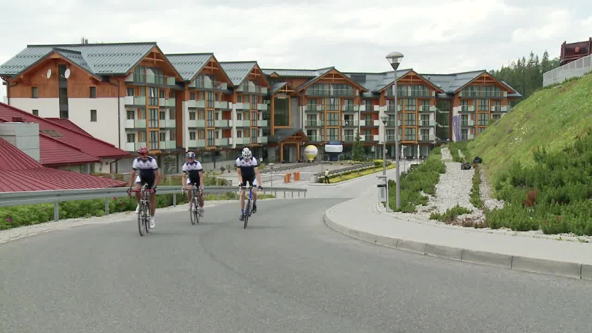 Bukovina Terma Hotel Spa jest gospodarzem czwartej tegorocznej edycji Skandia Maraton Lang Team. - To będzie najtrudniejszy maraton w całym cyklu, prawdziwy górski maraton - mówi organizator zawodów, wicemistrz olimpijski z Moskwy, Czesław Lang. Uczestników wita w sobotę w Bukowinie znakomita kolarska pogoda.