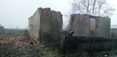 Potężny wybuch gazu w Głuchowie. 53-latka dosłownie wyrzuciło z budynku