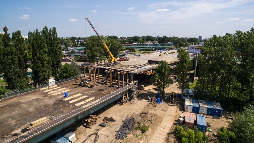 Tak (2 czerwca 2015 r.) wyglądał z lotu ptaka remontowany  Most  Łazienkowski w Warszawie <br><br> fot. (cat) PAP/Leszek Szymański