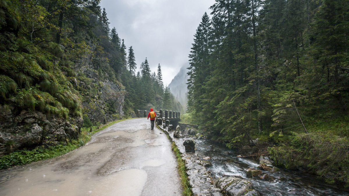 Tatry: niektóre szlaki są podtopione, panują niekorzystne warunki turystyczne