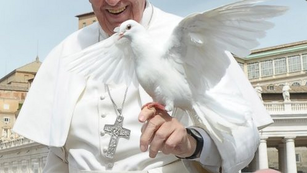 Papież Franciszek zachęca do modlitwy o pokój
