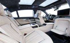 Niemal 1,2 mln zł na dwie nowe limuzyny rządowe. Wybrano droższą ofertę. 'No limits pasuje jak ulał do władzy PiS'