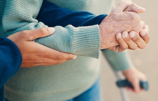 Brak umowy o opiekę nie wyklucza ulgi w podatku od spadków