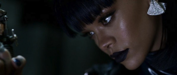 Rihanna zaprasza do tajemniczego, czwartego pokoju [WIDEO]