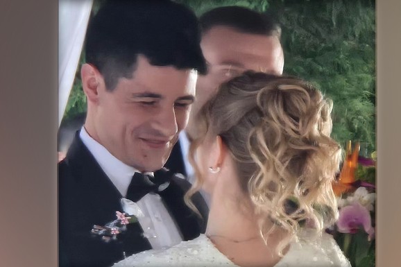 "OŽENISMO GRIGU ZA NAJLEPŠU RAJNU" Žarko Jokanović objavio sliku sa svadbe poznatog glumca: Mlada u beloj venčanici sa šljokicama - čestitke pljušte