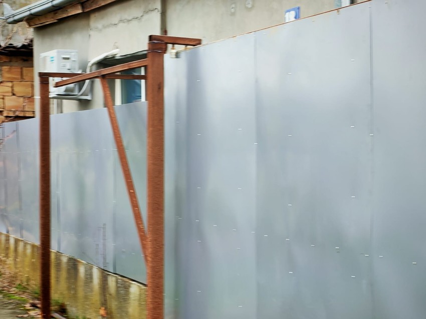 Kuća u Dolovu gde su kineski državljani držali zatočene žene