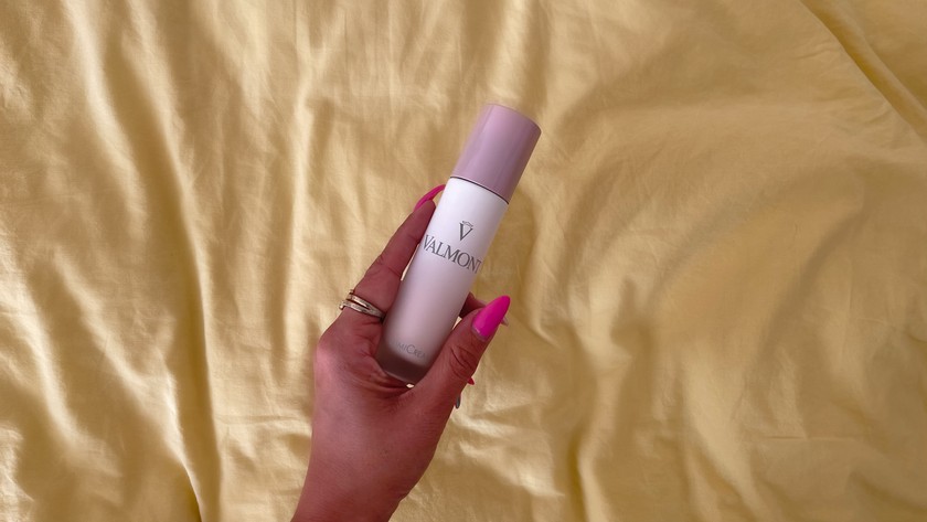 Die LumiCream verleiht dank seiner Weichzeichnerpigmente der Haut einen sofortigen Glanz.