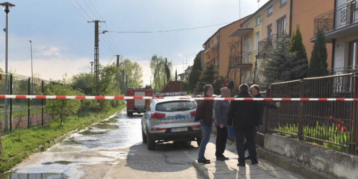 35-latek w Opocznie ugodził dwukrotnie policjanta nożem 