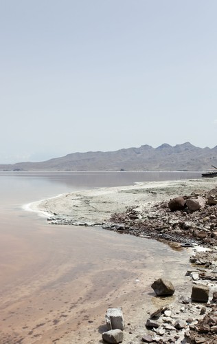 Iran i słone jezioro