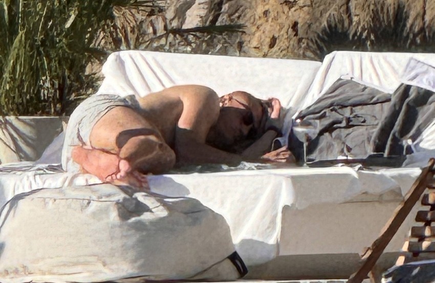 Nemanja Vidić se sunča i uživa