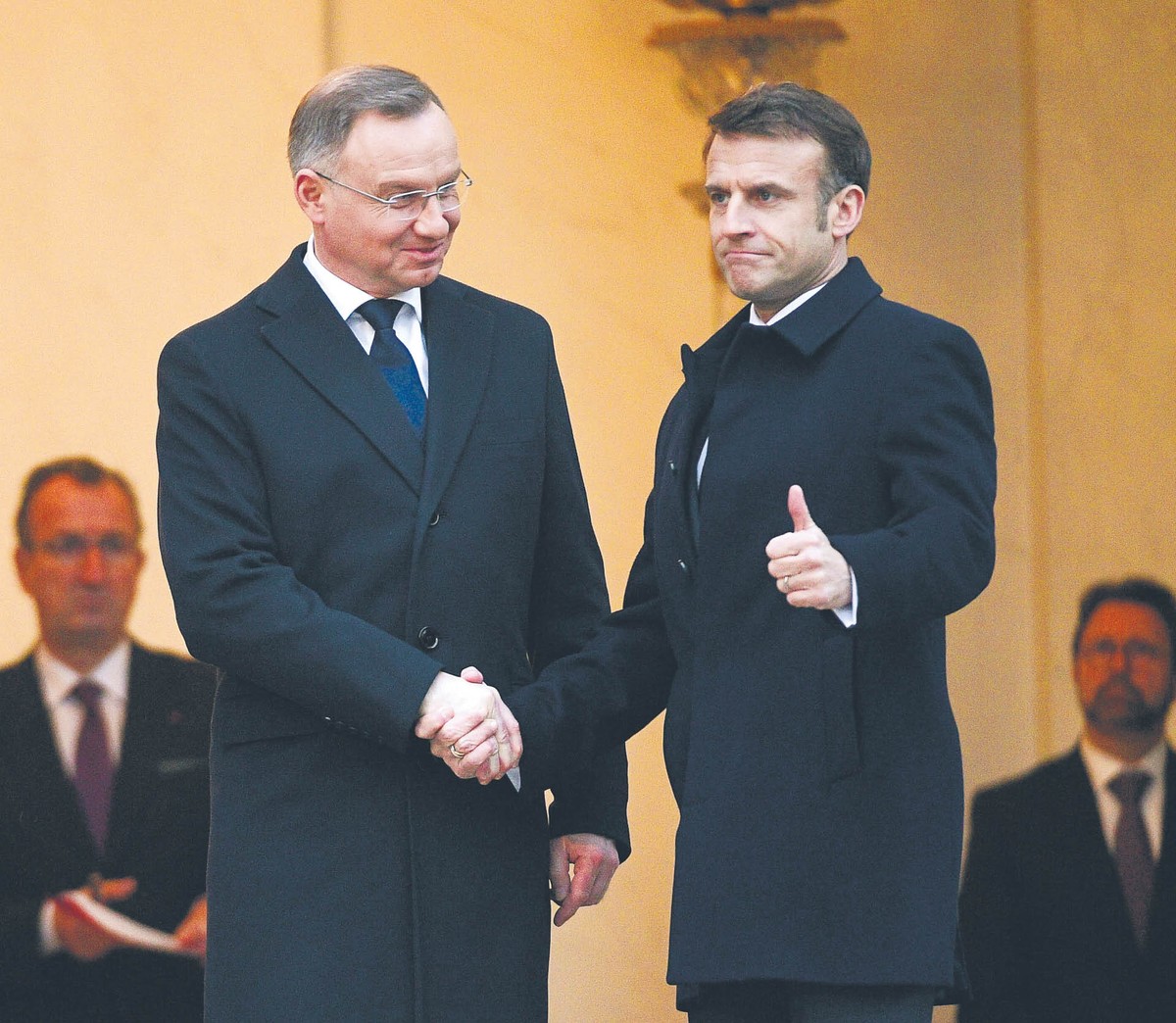 Prezydenci Andrzej Duda i Emmanuel Macron przed poniedziałkowym spotkaniem w Paryżu