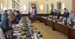 25 proc. Polaków: Działania rządu ws. Ukrainy zbyt radykalne. SONDAŻ