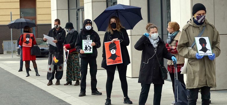 Czarny Protest. W Sejmie ruszają prace nad zaostrzeniem prawa aborcyjnego