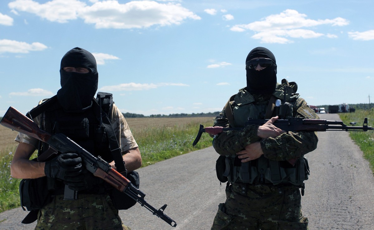 Uzbrojeni separatyści bronią dostępu do wraku samolotu pasażerskiego Malaysian Airlines