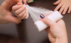 Minister zdrowia: Chorzy na EB potrzebne opatrunki otrzymają bezpłatnie