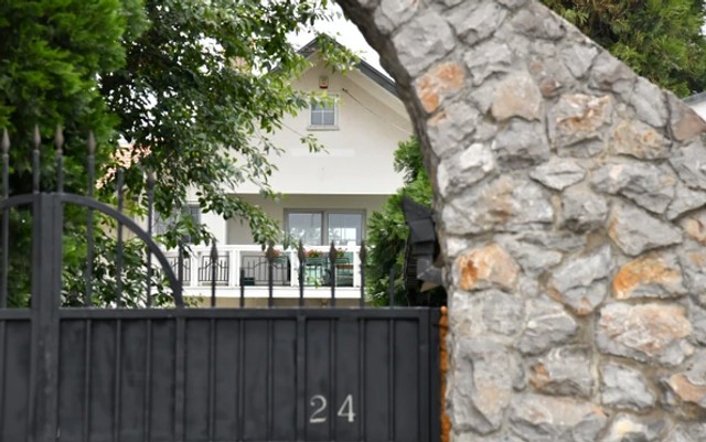 Kuća u Surčinu, Goca Božinovska