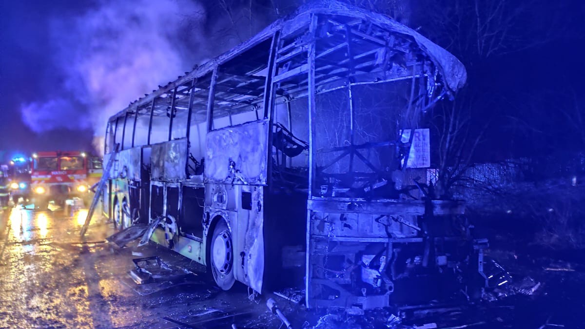 Nehoda kamióna s autobusom v Liptovskej Osade si vyžiadala jeden život.