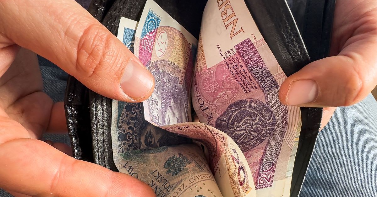 1 миллион поляков — это слишком много для пособия по уходу в размере 215,84 злотых. Не только в 2025 году повышения не будет. Также без в 2026, 2027 и 2028 годах [Мнение]