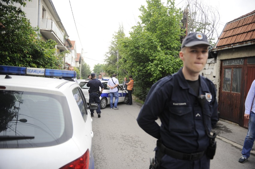 Policija obavlja uviđaj u Kozarčevoj ulici na Zvezdari