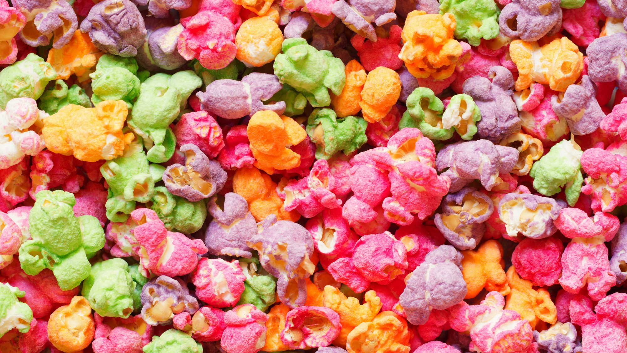 Klasický popcorn zvyšuje hladinu cukru menej než sladené verzie. 