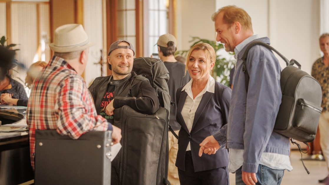 Šviháci Skupina s Gabrielou Dzuríkovou ako riaditeľkou kúpeľného hotela