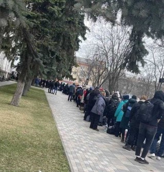 Ewakuacja z Mariupola przełożona z powodu rosyjskiego ostrzału