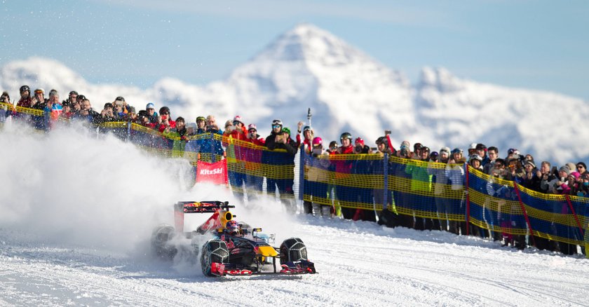 Pokaz bolidu F1 w austriackich Alpach