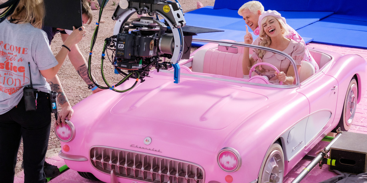 Ryan Gosling i Margot Robbie na planie filmu "Barbie".