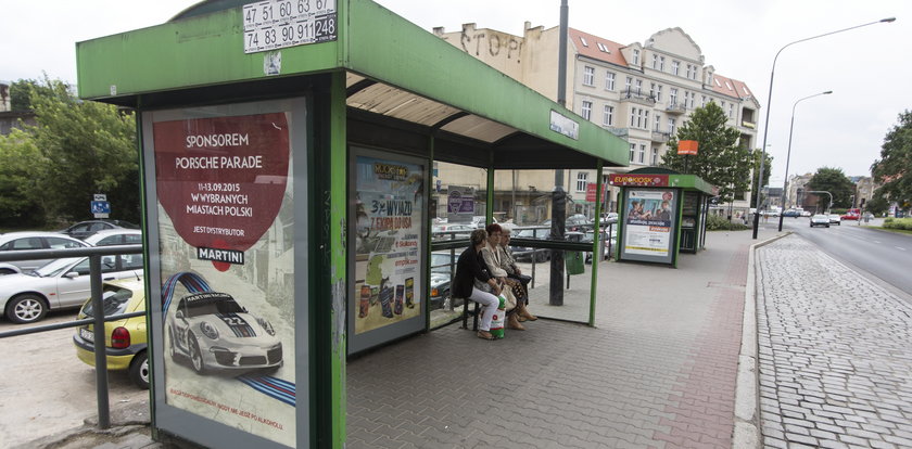 Nieprzytomny w centrum Poznania. Na karetkę czekał ponad 2 godziny!