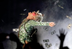 Miley Cyrus, Conchita Wurst i śpiewająca zakonnica, czyli rok 2014 w muzyce [NAJLEPSZE ZDJĘCIA]