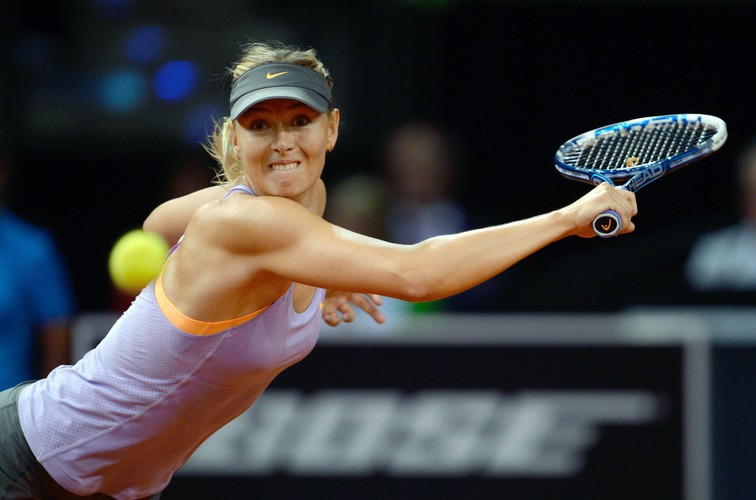 Piękna Maria lepsza od pięknej Any. Szarapowa wygrała porsche