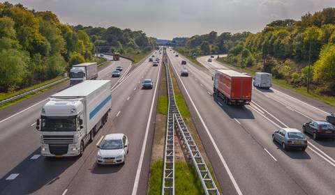 Belgia: Nieprzytomny kierowca przejechał 25 km po autostradzie. Zatrzymała go policja