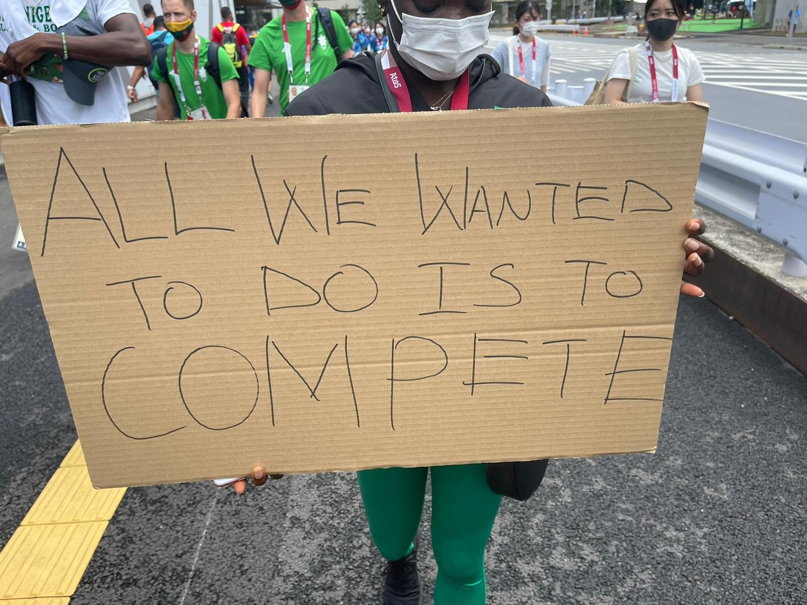 The athletes protested with cardboard papers that had their complains against the AFN written on them 
