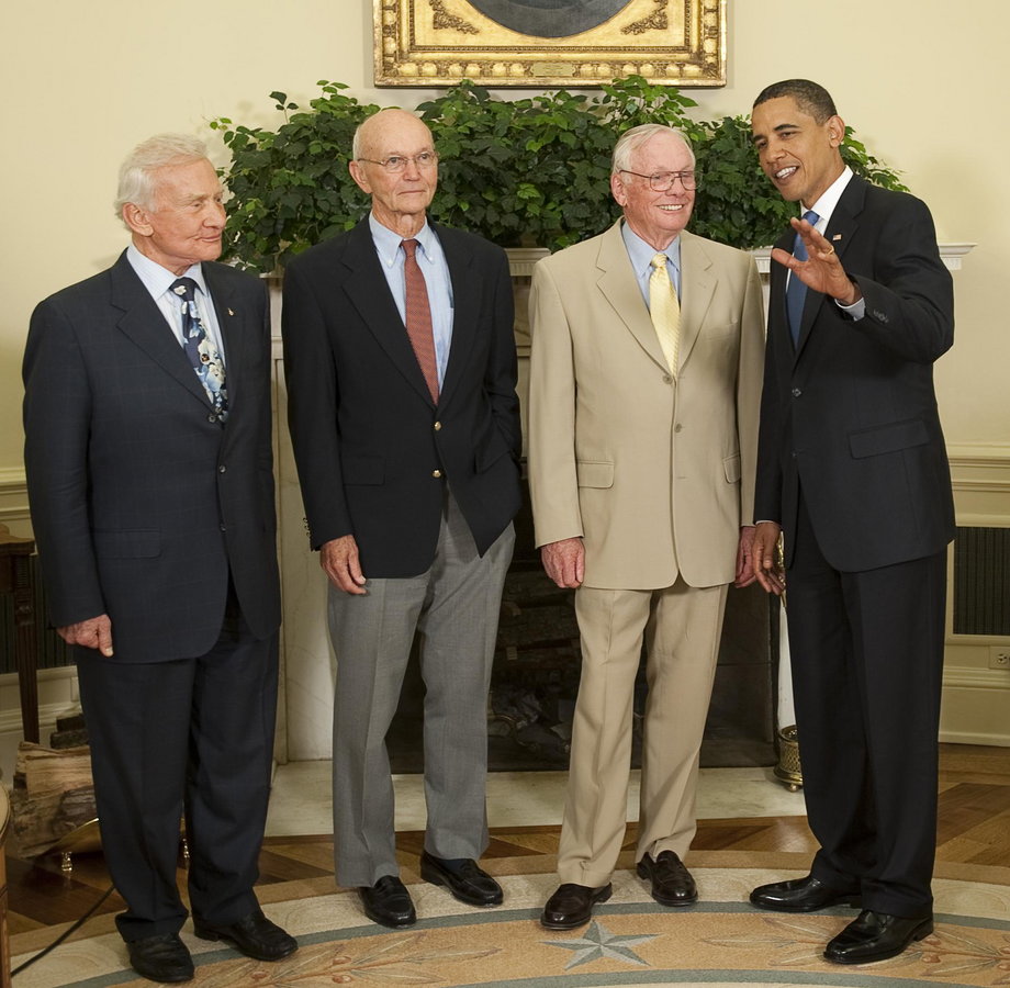 
Prezydent Obama spotkał się z załogą Apollo 11 w 2009 roku.
