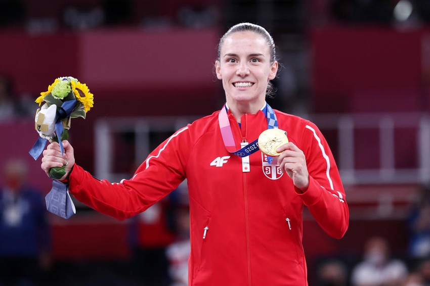 Jovana Preković sa zlatom na olimpijskom postolju