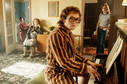 Taron Egerton jako Elton John w filmie "Rocketman"