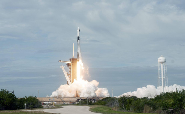 A SpaceX Falcon 9 rocket boosts the Crew Dragon spacecraft for NASA on a Launch Abort Test at 10:30 AM from Complex 39A at the Kennedy Space Center, Florida on Sunday, January 19, 2020. SpaceX conducted the test as a final measure to assure safety for future crewed missions to the International Space Station..Photo by Joe Marino-Bill Cantrell/UPI Photo via Newscom Dostawca: PAP/Newscom