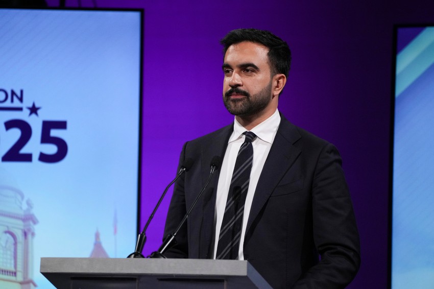 Zohran Mamdani na debati za gradonačelnika Njujorka 22. oktobra u Kvinsu