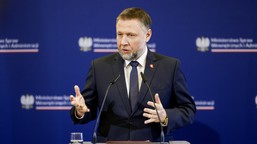 kierwiński grzmi po bójce kiboli w kościerzynie. przy okazji uderzył w prezydenta nawrockiego