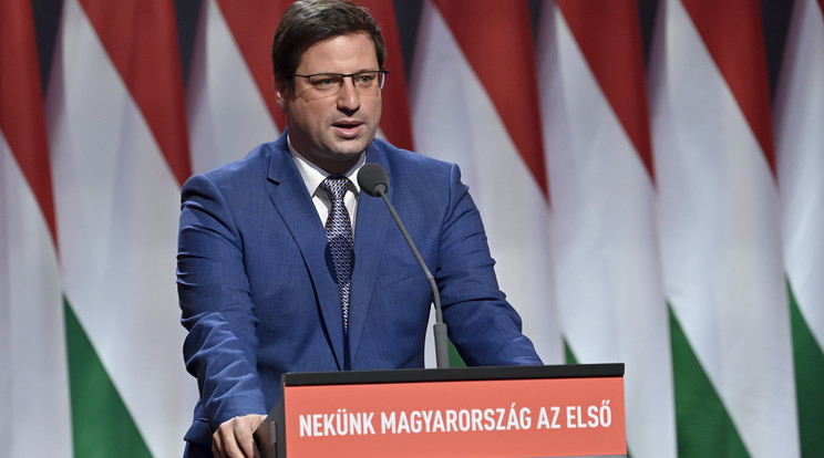 Gulyás Gergely Miniszterelnökséget vezető miniszter beszédet mond a Fidesz 29. tisztújító kongresszusán Budapesten, a Hungexpón 2021. november 14-én / Fotó: MTI/Koszticsák Szilárd